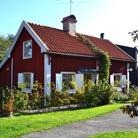 Rustik Stuga Med Lantlig Kaensla Naera Oerebro City 외부 사진